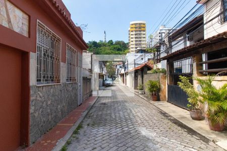 Casa de condomínio à venda com 236m², 3 quartos e 1 vaga Casa de condomínio à venda com 236m², 3 quartos e 1 vagaVista da Rua