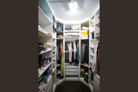 Casa para alugar com 240m², 3 quartos e 2 vagasSuíte 2