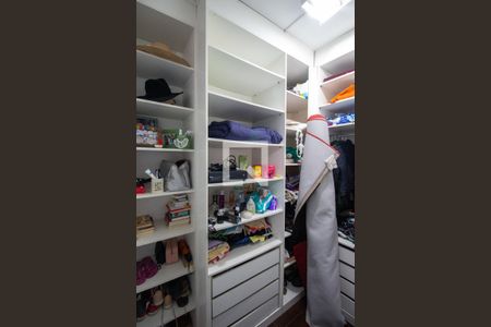 Casa para alugar com 240m², 3 quartos e 2 vagasSuíte 1