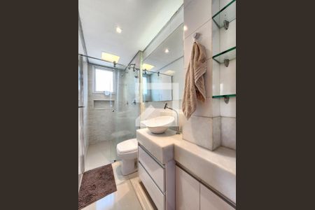 Banheiro do quarto de apartamento à venda com 3 quartos, 116m² em Prado, Belo Horizonte