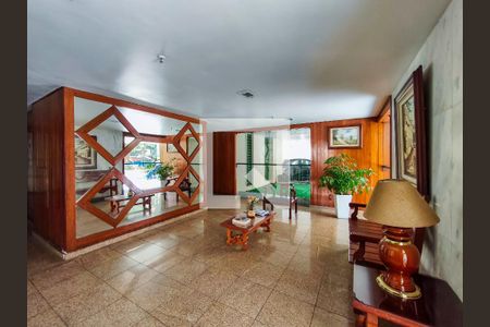 Apartamento à venda com 70m², 2 quartos e 1 vagaFachada e portaria