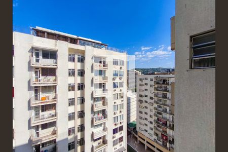 Apartamento à venda com 70m², 2 quartos e 1 vagaÁrea de Serviço