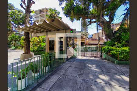 Apartamento à venda com 70m², 2 quartos e 1 vagaFachada e portaria