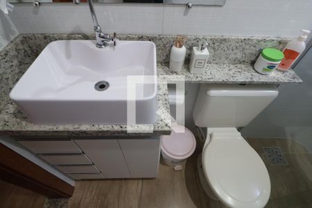 Casa à venda com 178m², 3 quartos e 2 vagasBanheiro