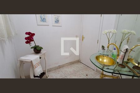 Casa à venda com 380m², 4 quartos e 4 vagasBanheiro