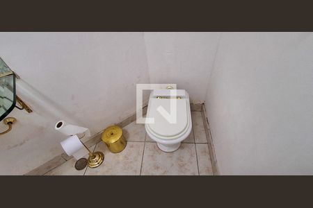 Casa à venda com 380m², 4 quartos e 4 vagasBanheiro