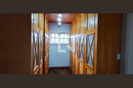 Casa à venda com 380m², 4 quartos e 4 vagasCloset 