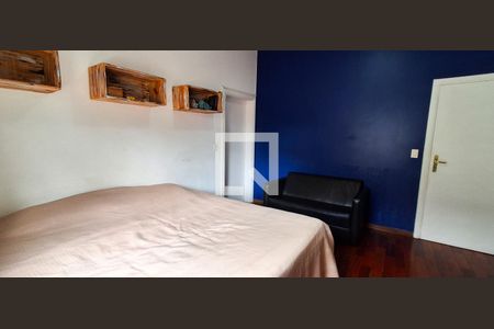 Casa à venda com 380m², 4 quartos e 4 vagasCloset 