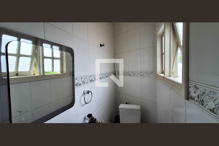 Casa à venda com 380m², 4 quartos e 4 vagasBanheiro