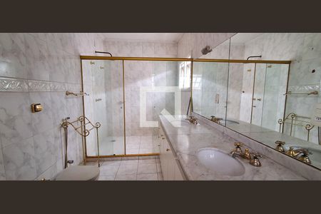 Casa à venda com 380m², 4 quartos e 4 vagasBanheiro