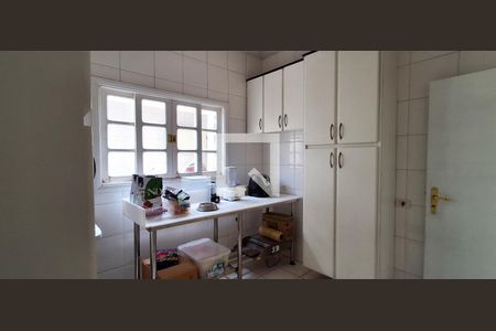 Casa à venda com 380m², 4 quartos e 4 vagasCozinha 