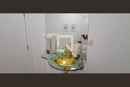 Casa à venda com 380m², 4 quartos e 4 vagasBanheiro