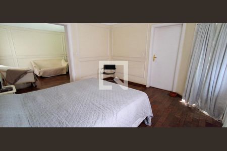 Casa à venda com 380m², 4 quartos e 4 vagasQuarto 