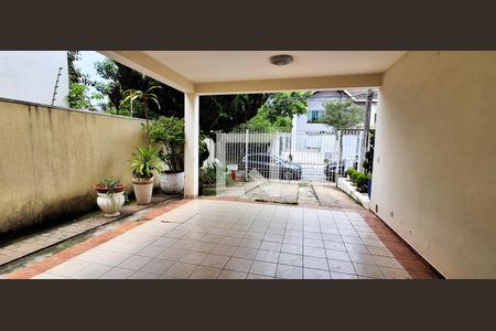 Casa à venda com 380m², 4 quartos e 4 vagasGaragem
