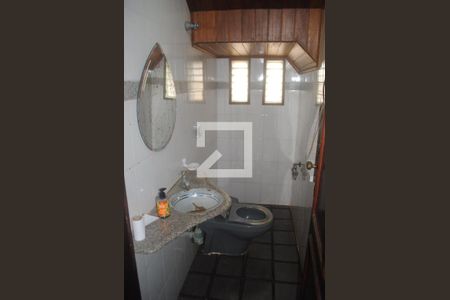 Casa para alugar com 800m², 10 quartos e 6 vagasBanheiro de Serviço