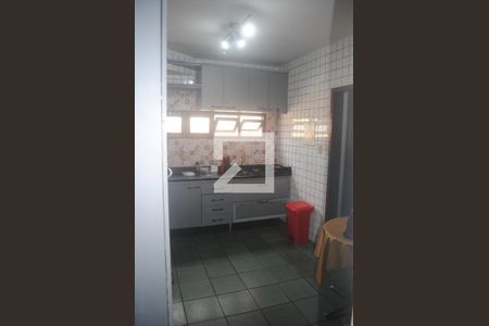 Casa para alugar com 800m², 10 quartos e 6 vagasCozinha 