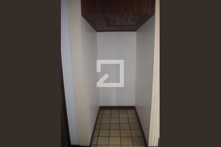Casa para alugar com 800m², 10 quartos e 6 vagasCorredor dos Quartos 