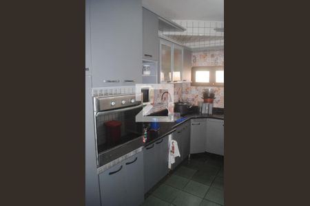 Casa para alugar com 800m², 10 quartos e 6 vagasCozinha 