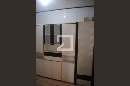 Casa para alugar com 800m², 10 quartos e 6 vagasCozinha 