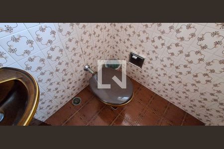 Casa à venda com 139m², 3 quartos e 4 vagasBanheiro