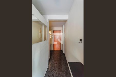 Corredor de apartamento para alugar com 1 quarto, 32m² em Aclimação, São Paulo