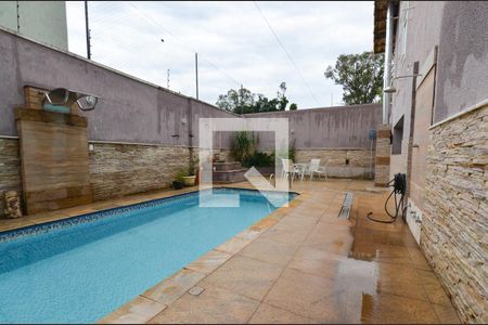 Casa à venda com 300m², 4 quartos e 3 vagas Casa à venda com 300m², 4 quartos e 3 vagasÁrea Externa