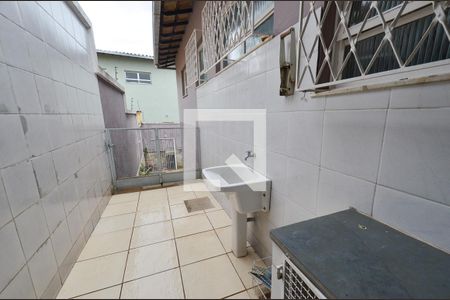 Casa à venda com 300m², 4 quartos e 3 vagas Casa à venda com 300m², 4 quartos e 3 vagasÁrea de Serviço