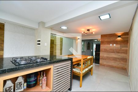 Casa à venda com 300m², 4 quartos e 3 vagas Casa à venda com 300m², 4 quartos e 3 vagasCozinha Casa 2