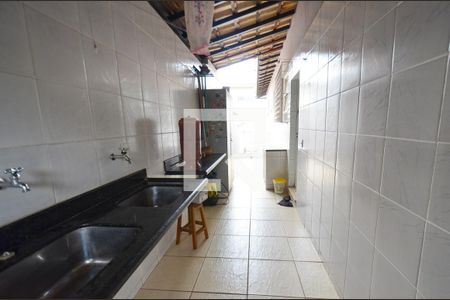 Casa à venda com 300m², 4 quartos e 3 vagas Casa à venda com 300m², 4 quartos e 3 vagasÁrea de Serviço