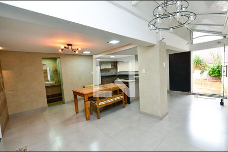 Casa à venda com 300m², 4 quartos e 3 vagas Casa à venda com 300m², 4 quartos e 3 vagasSala de Jantar 2