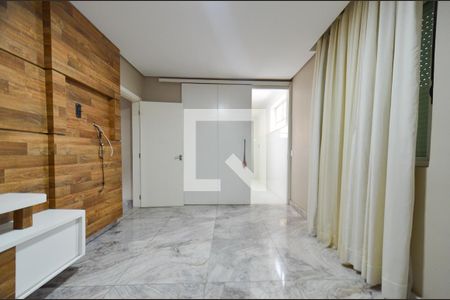 Casa à venda com 300m², 4 quartos e 3 vagas Casa à venda com 300m², 4 quartos e 3 vagasQuarto 4