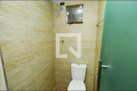 Casa à venda com 300m², 4 quartos e 3 vagas Casa à venda com 300m², 4 quartos e 3 vagasBanheiro Casa 2