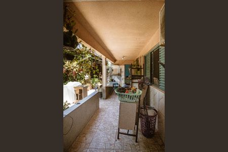 Casa à venda com 240m², 4 quartos e 2 vagas Casa à venda com 240m², 4 quartos e 2 vagasQuintal