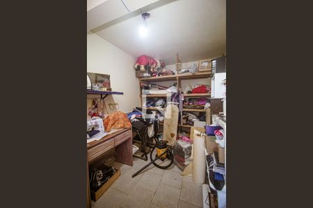 Casa à venda com 240m², 4 quartos e 2 vagas Casa à venda com 240m², 4 quartos e 2 vagasQuarto 4