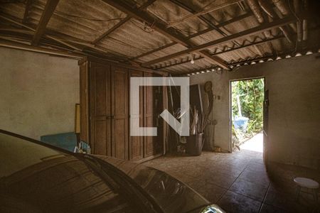 Casa à venda com 240m², 4 quartos e 2 vagas Casa à venda com 240m², 4 quartos e 2 vagasGaragem