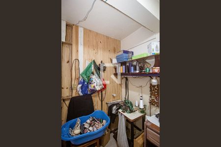 Casa à venda com 240m², 4 quartos e 2 vagas Casa à venda com 240m², 4 quartos e 2 vagasQuarto 4