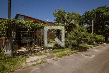 Casa à venda com 240m², 4 quartos e 2 vagas Casa à venda com 240m², 4 quartos e 2 vagasFachada