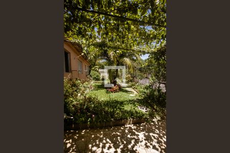 Casa à venda com 240m², 4 quartos e 2 vagas Casa à venda com 240m², 4 quartos e 2 vagasJardim