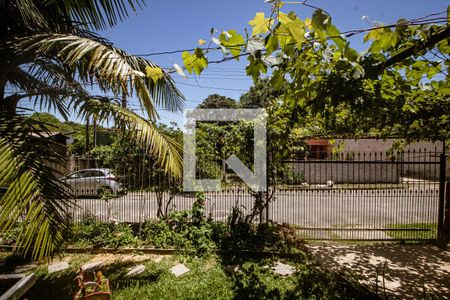 Casa à venda com 240m², 4 quartos e 2 vagas Casa à venda com 240m², 4 quartos e 2 vagasVista