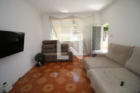 Casa para alugar com 250m², 3 quartos e 3 vagasSala