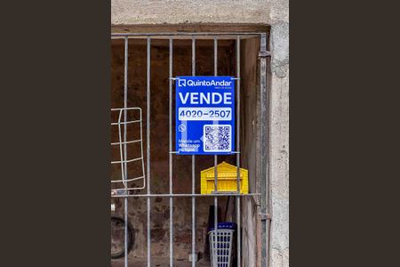 Casa à venda com 160m², 3 quartos e 1 vaga Casa à venda com 160m², 3 quartos e 1 vagaPlaca Banner instalada na Fachada