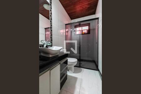 Casa à venda com 188m², 3 quartos e 4 vagasCasa 1 - Banheiro social