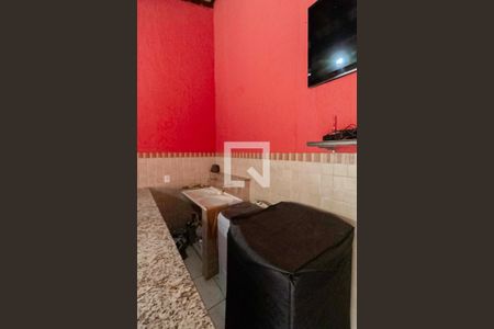 Casa à venda com 188m², 3 quartos e 4 vagasCasa 1 - Área de serviço