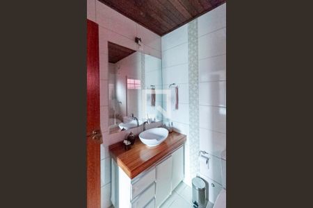 Casa à venda com 188m², 3 quartos e 4 vagasCasa 1 - Banheiro da suíte 