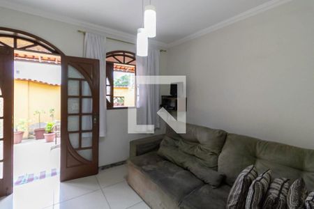 Casa à venda com 188m², 3 quartos e 4 vagasCasa 2 - Sala 1