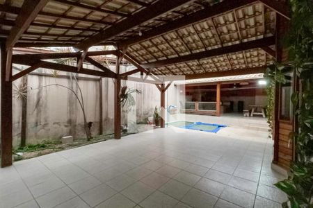 Casa à venda com 188m², 3 quartos e 4 vagasCasa 1 - Garagem