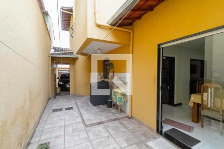 Casa à venda com 188m², 3 quartos e 4 vagasCasa 2 - Área de serviço 