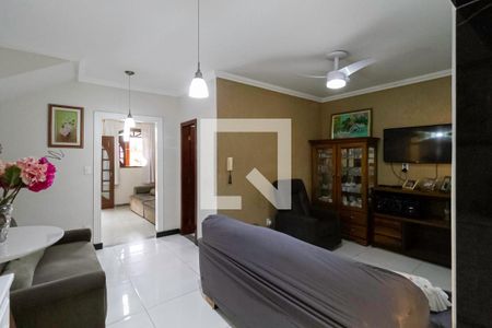 Casa à venda com 188m², 3 quartos e 4 vagasCasa 2 - Sala 2