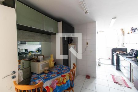 Apartamento à venda com 173m², 3 quartos e 2 vagasCozinha e Área de Serviço