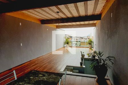 Casa de condomínio à venda com 200m², 2 quartos e 1 vaga Casa de condomínio à venda com 200m², 2 quartos e 1 vagaTerraço